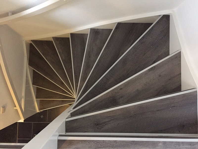 Open trap voorzien van PVC - Schoonebeek