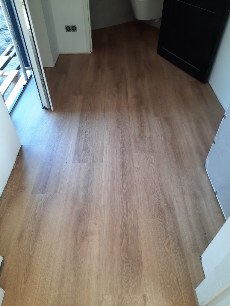 PVC mflor River Oak gelegd in Coevorden