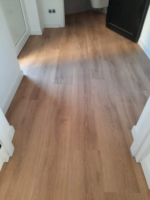 PVC mflor River Oak gelegd in Coevorden